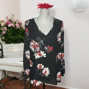 Chelsea & Theodore Women's Size L Black Floral High/Low
Blouse Top V-Neck